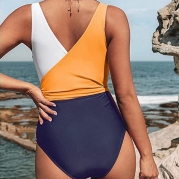 CUPSHE One Spice Wrap Color Block Swimsuit NWT - Picture 2 of 9